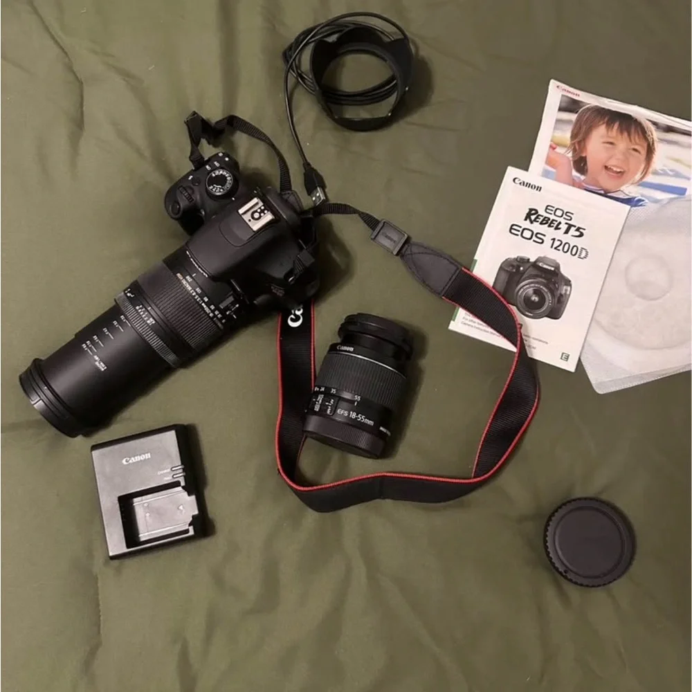 Canon EOS Rebel T5 DSLR Camera Kit in Black